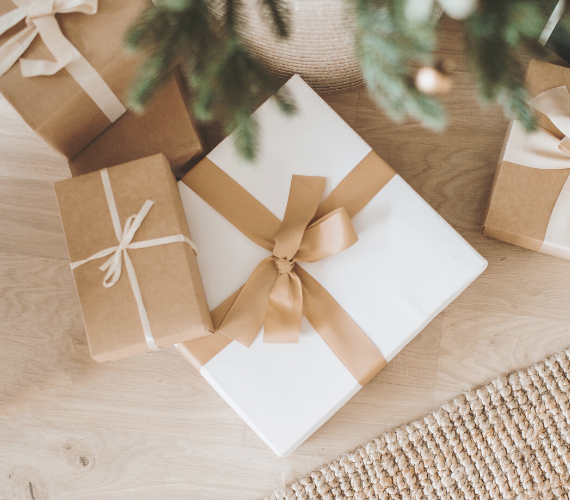 6 effortless ways to save money during the holidays